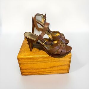 Marc Fisher‎ Leather Pumps Gold Accent  8M 3.5” Heals Strappy Wooden Heals